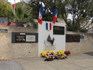 2017 11 02 HYERES CEREMONIE DE TOUSSAINT STELE DE NOS DEFUNTS (10)